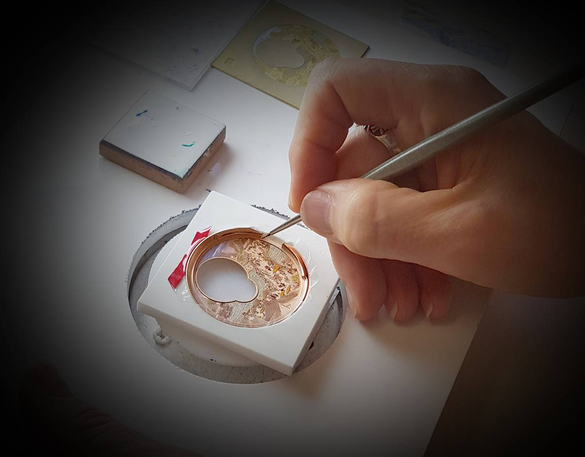 Detailed micro-engraving